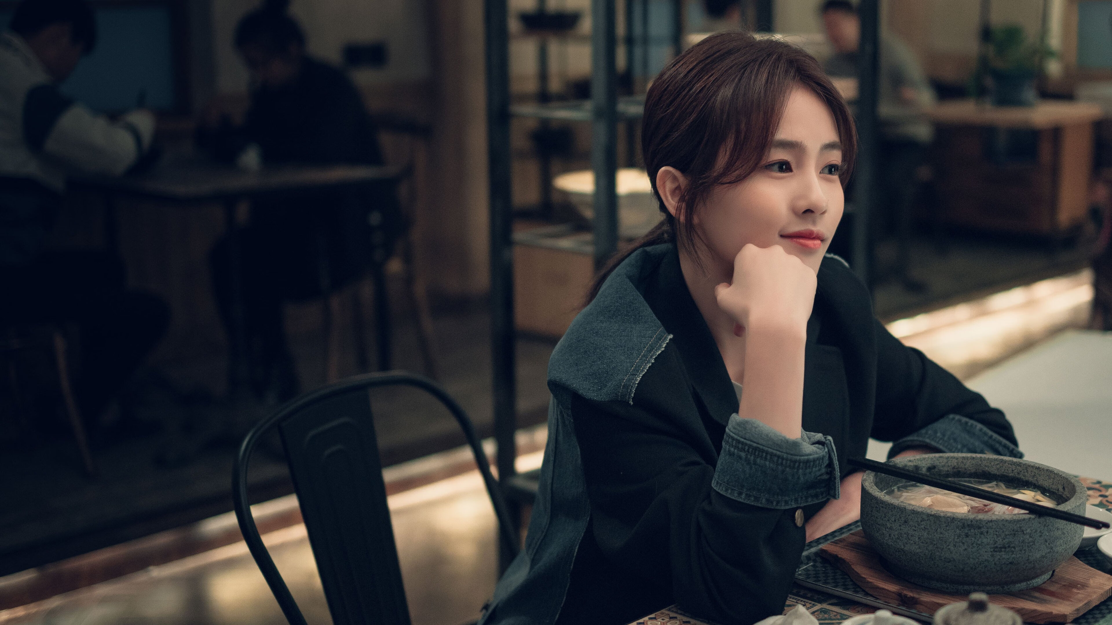 备战背后的秘密:教练组的秘密技术档案,教练组成员