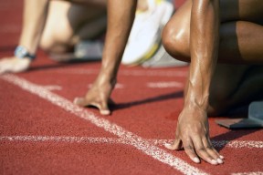 爱游戏体育-体育心理学助力运动员突破瓶颈，体育心理学在训练和竞技比赛中的应用