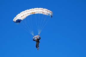 爱游戏官网-曼联官方祝贺老队长荣获特殊荣誉，曼联队长现在